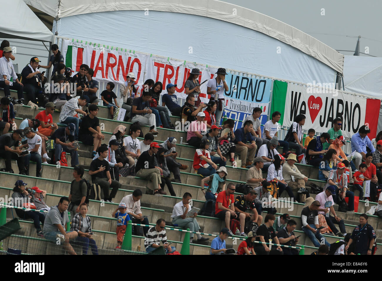 Suzuka, in Giappone. 3° Ott, 2014. Gran Premio del Giappone. Ventole a circuito di Suzuka Credito: Azione Sport Plus/Alamy Live News Foto Stock