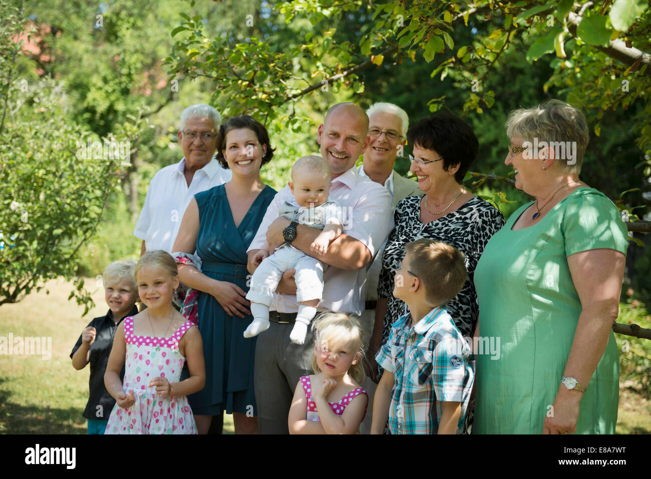 Ritratto di famiglia di multi-famiglia di generazione Foto Stock