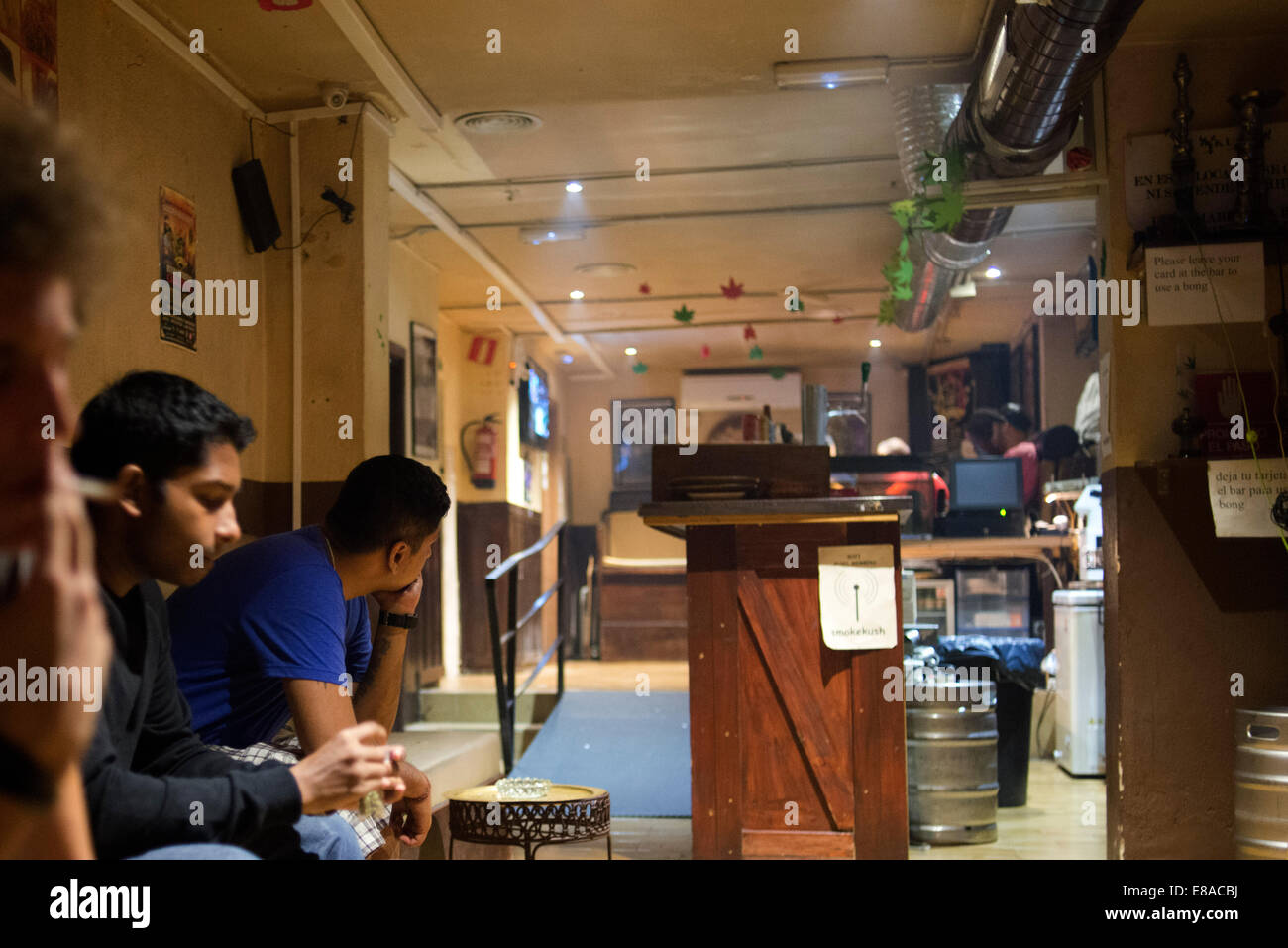 Barcellona COFFEE SHOP CANNABIS Marijuana in Barcellona. Fumare marijuana all'interno del Kush associazione Cannabis, speciali Foto Stock