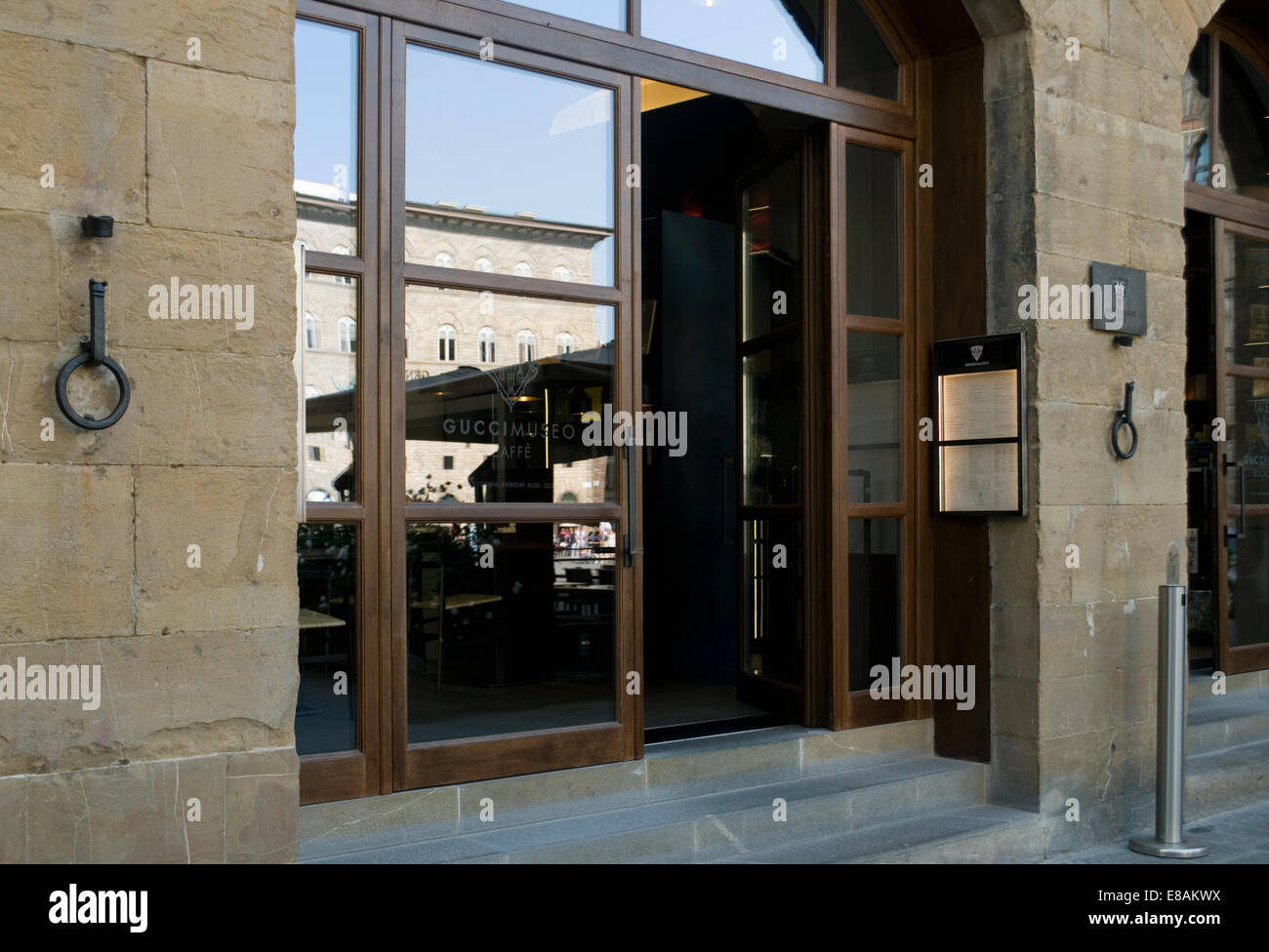 L'ingresso del museo di Gucci cafe, Firenze, Italia Foto stock - Alamy