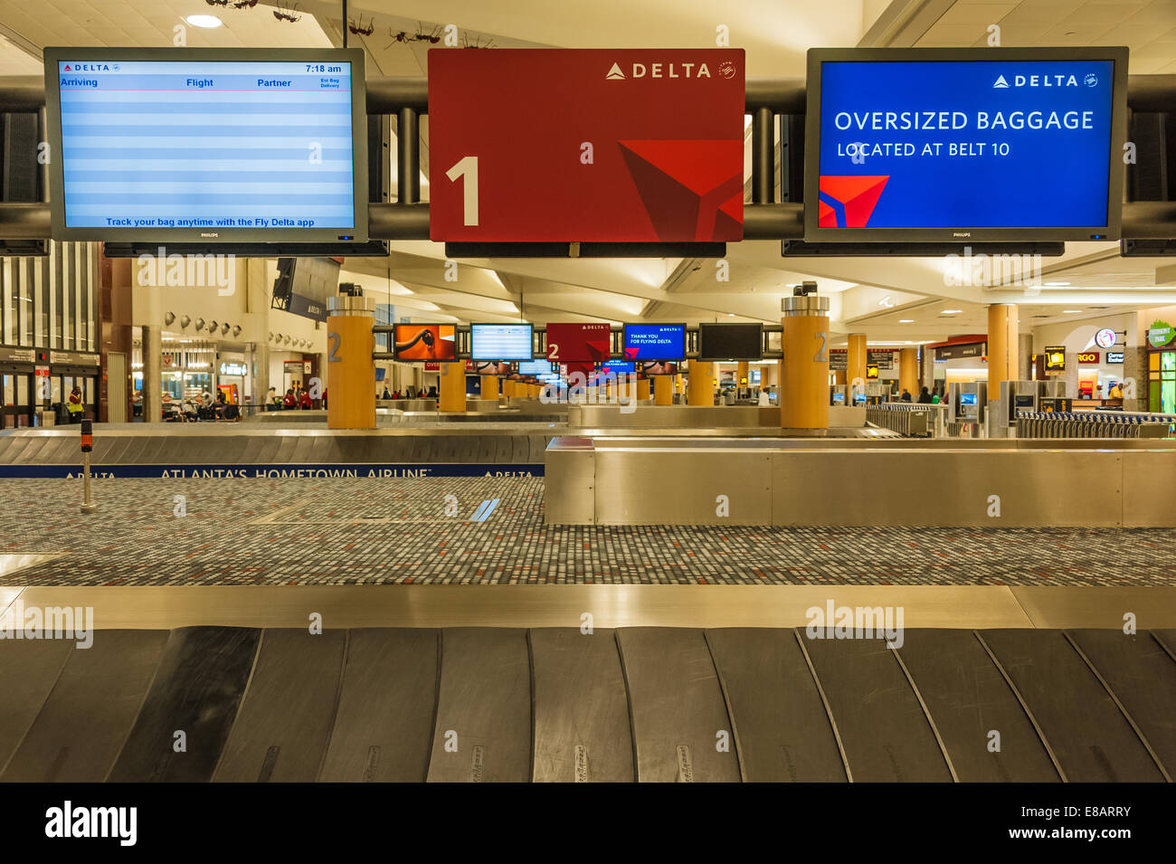 La mattina presto vista del reclamo bagagli a Atlanta International, il mondo aeroporto più trafficato e sede della Delta Airlines. Foto Stock