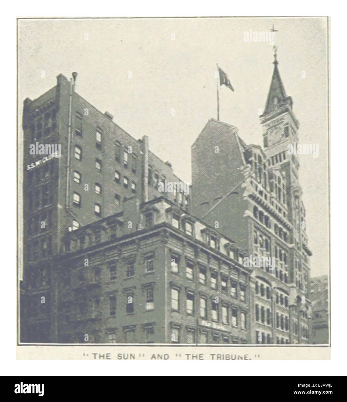 Un'illustrazione del 1893 raffigurante i giornali *The Sun* e *The Tribune*, evidenziando il loro significato nel panorama mediatico di New York City durante la fine del XIX secolo. Foto Stock