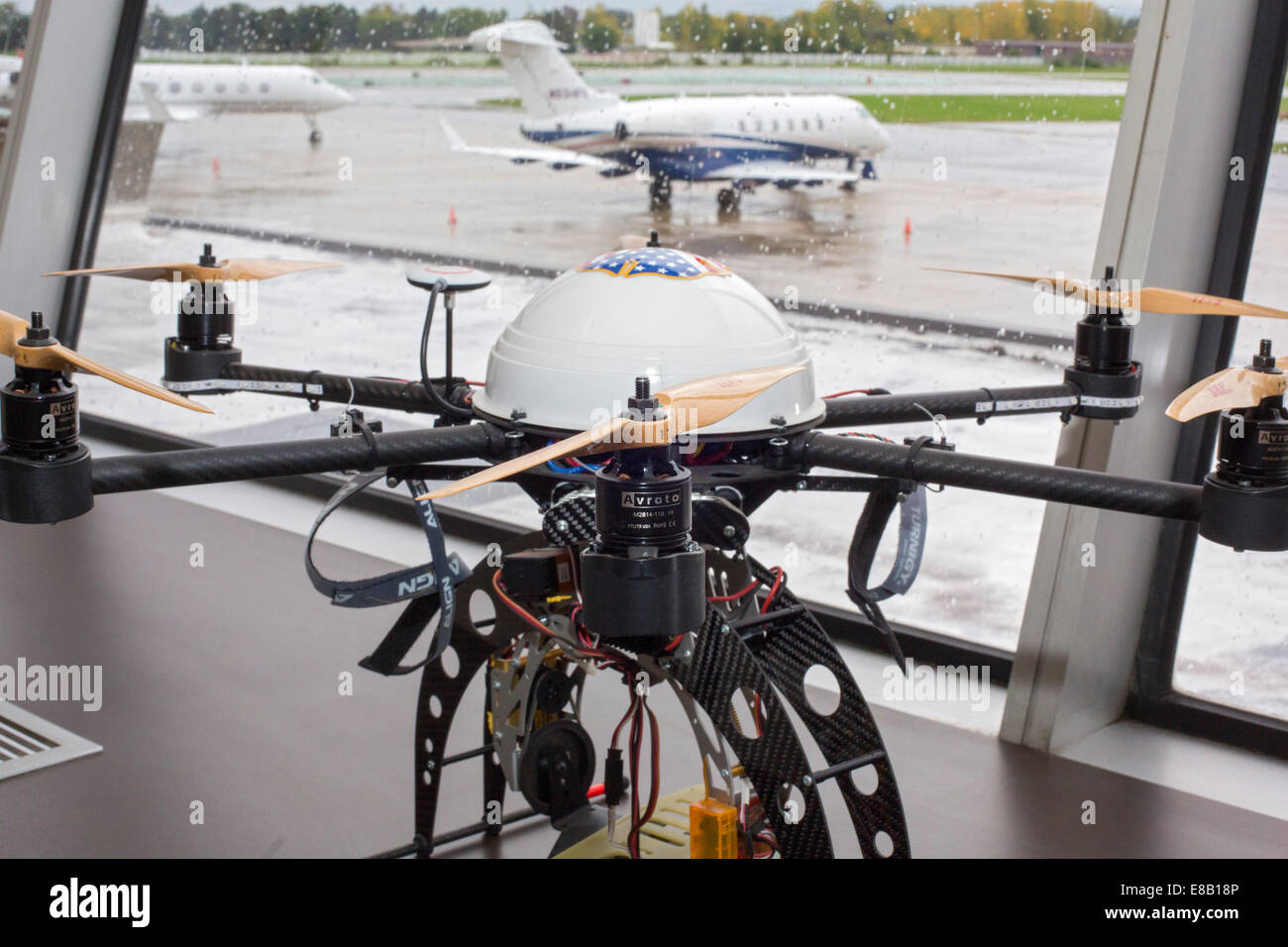 Detroit, Michigan - un drone (drone) fabbricato da Detroit Aircraft Corporation a Detroit City Airport. Foto Stock