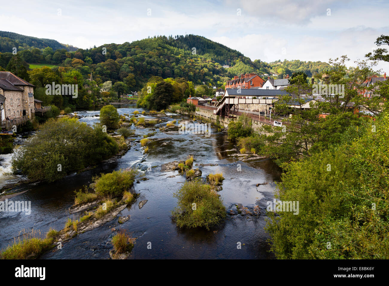 Fiume Dee a Llangollen, Galles. Foto Stock