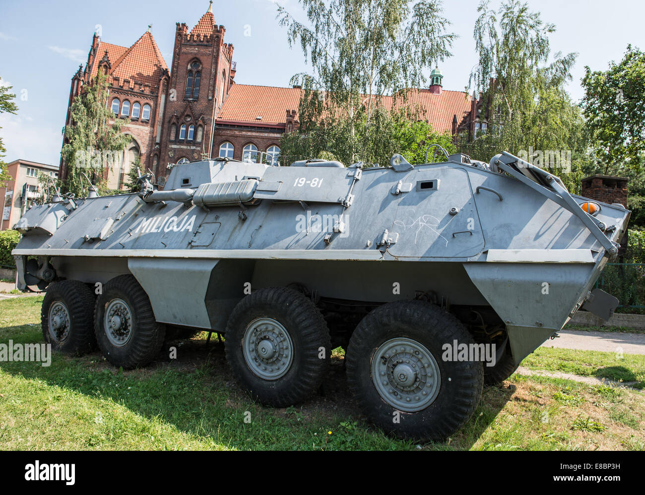 Milizia OT-64 SKOT mezzo blindato su ruote transporter davanti a 'Le Strade alla liberta' esposizione in Gdansk, Polonia Foto Stock