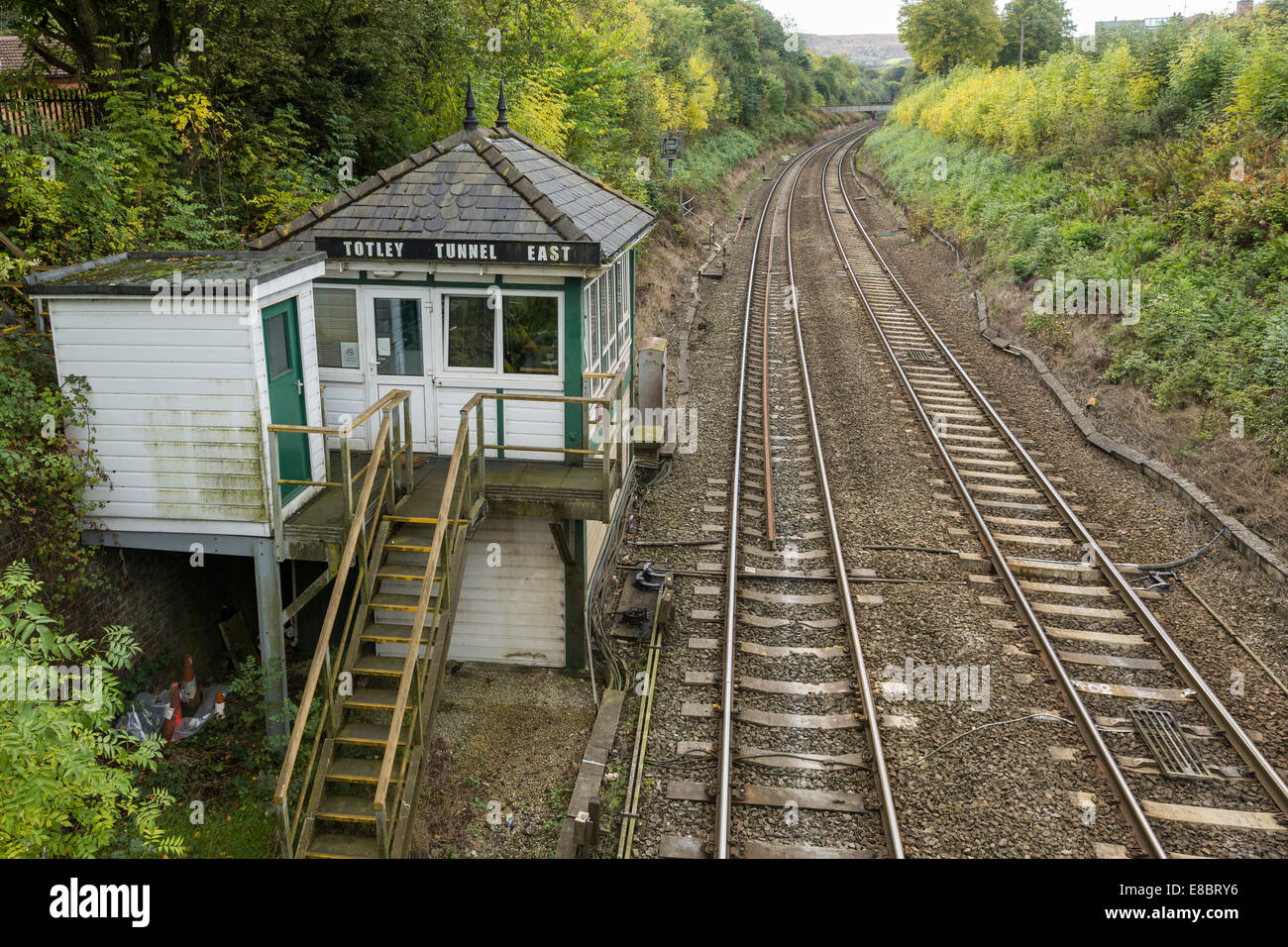 Scatola segnale Totley 'tunnel' Est in Sheffield a Manchester linea ferroviaria. Foto Stock