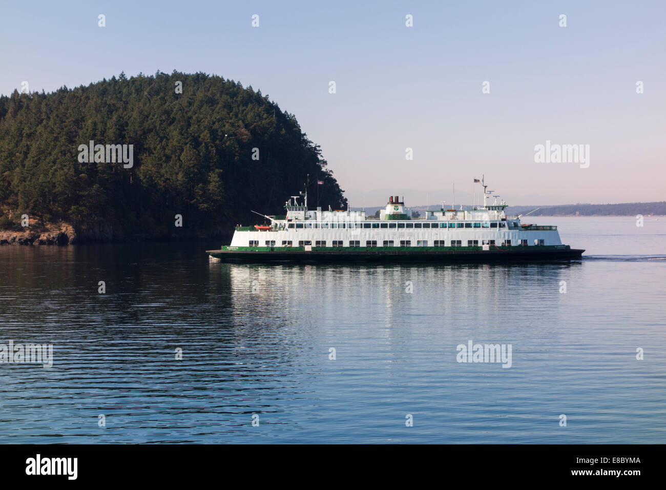 MV Klahowya Evergreen classe stato traghetto nelle vicinanze del porto di Roche, le Isole San Juan, nello Stato di Washington, USA Foto Stock
