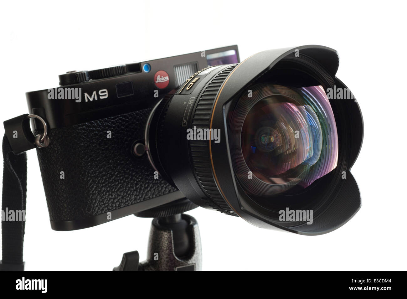 Leica M telemetro digitale con fotocamera Nikon 14mm obiettivo fissato. Foto Stock