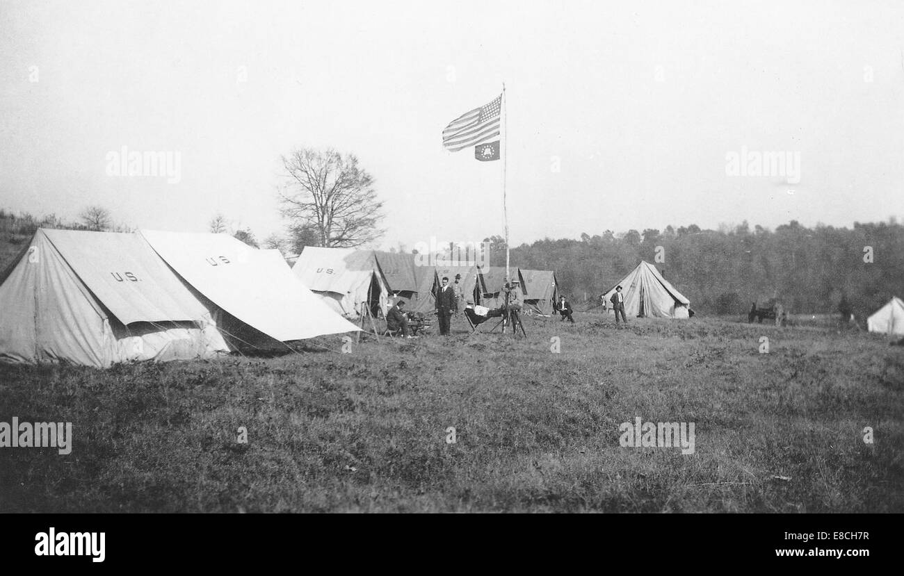 Questa mappa rappresenta gli Stati Uniti, con dettagli geografici, politici e culturali chiave. È uno strumento visivo utilizzato per esplorare i vasti paesaggi e le città del paese. Foto Stock