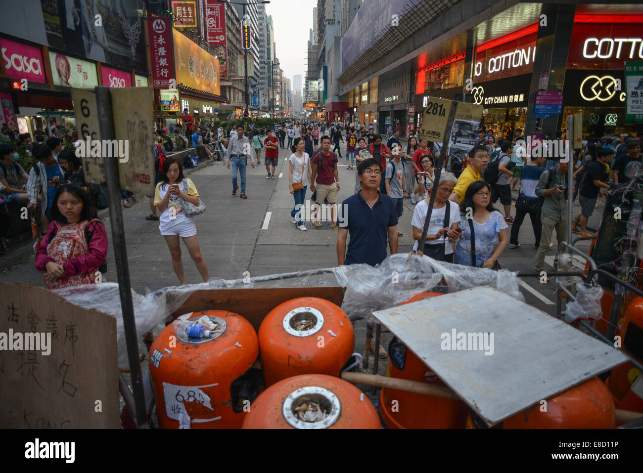 Pro democrazia proteste continuano sulle strade di Mongkok, a Hong Kong il 05 ottobre, 2014. Foto Stock