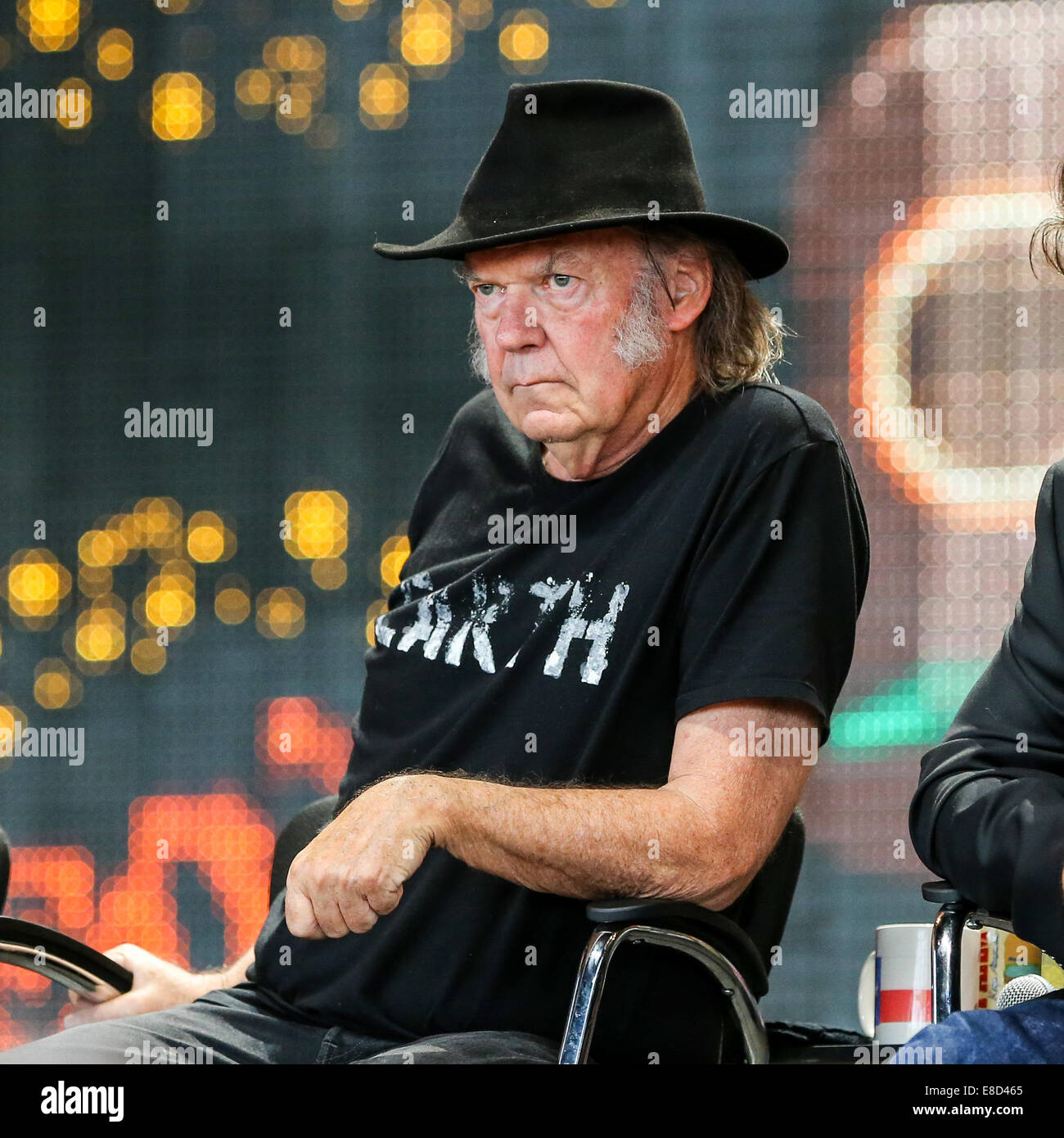 Raleigh, North Carolina, Stati Uniti d'America. Xiii Sep, 2014. Musicista Neil Young di eseguire durante il 2014 Aiuto di fattoria concerto tenuto a Walnut Creek anfiteatro in Raleigh, NC. La ventinovesima Farm Annuale concerto di aiuto effettuata per un sold out di pubblico. Copyright 2014 Andy Martin Jr. © Andy Martin Jr./ZUMA filo/Alamy Live News Foto Stock