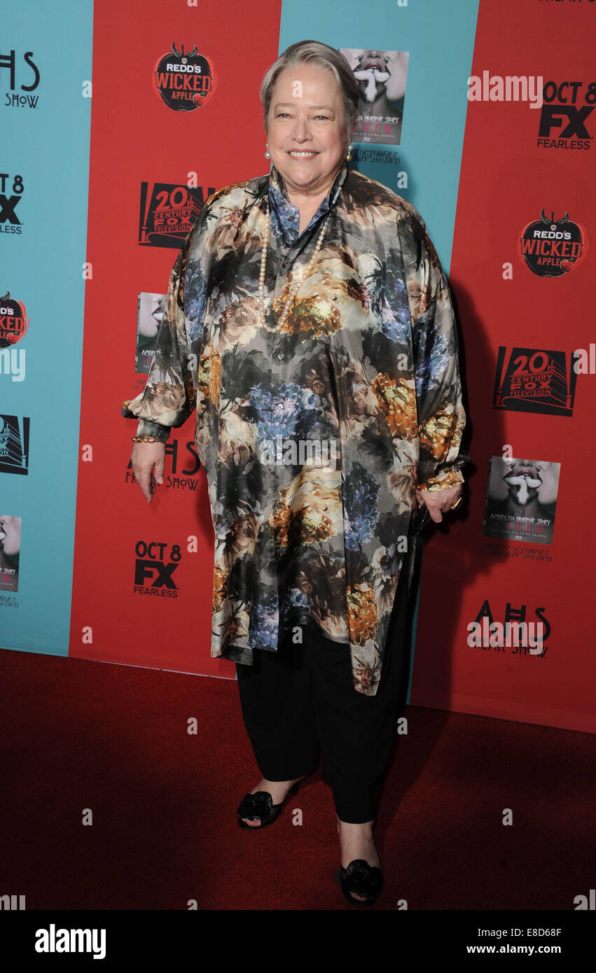 Los Angeles, California, USA. 5 Ottobre, 2014. Kathy Bates frequentando il Los Angeles Premiere Screening di FX è ''American orrore storia: Freak Show'" tenutasi presso la leva TCL Chinese Theatre in Hollywood, la California il 5 ottobre 2014. 2014 Credit: D. lunga/Globe foto/ZUMA filo/Alamy Live News Foto Stock