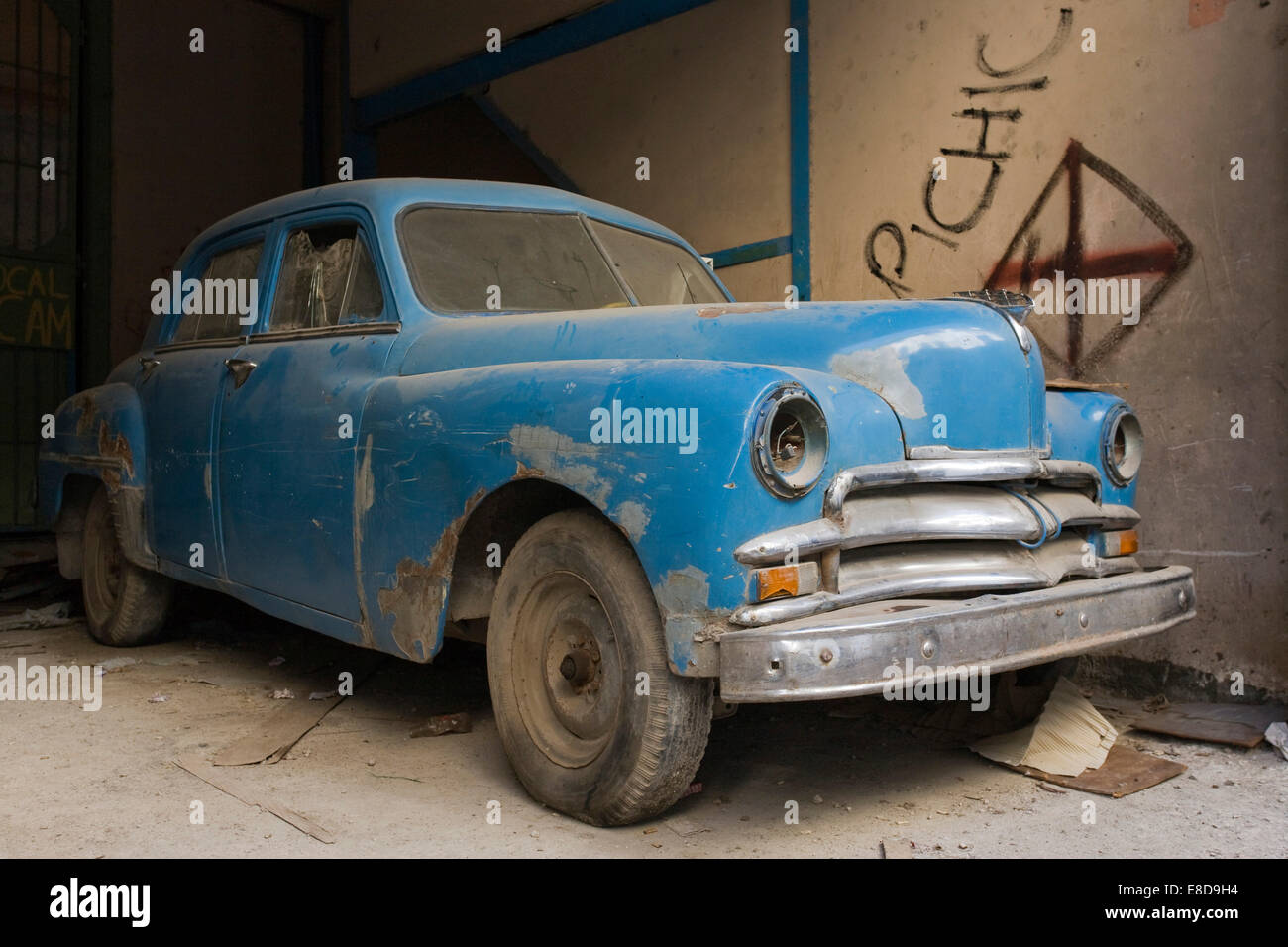Classic auto parcheggiate nelle strade di La Habana, Havana, Cuba Foto Stock