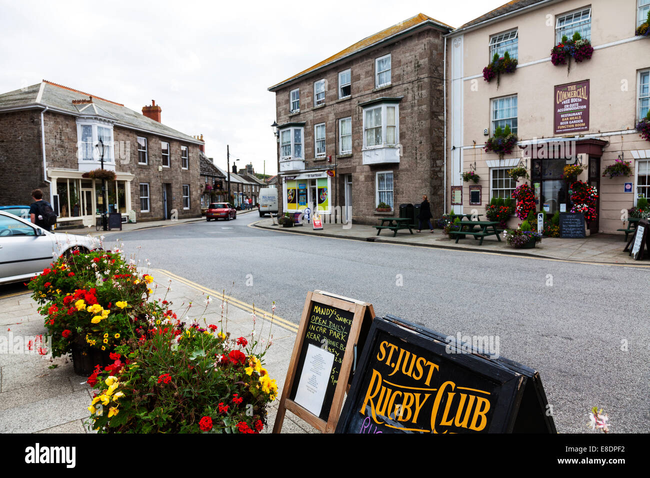 St appena Cornwall Regno Unito village center negozi pub pub centro città strada tipica della Cornovaglia Foto Stock