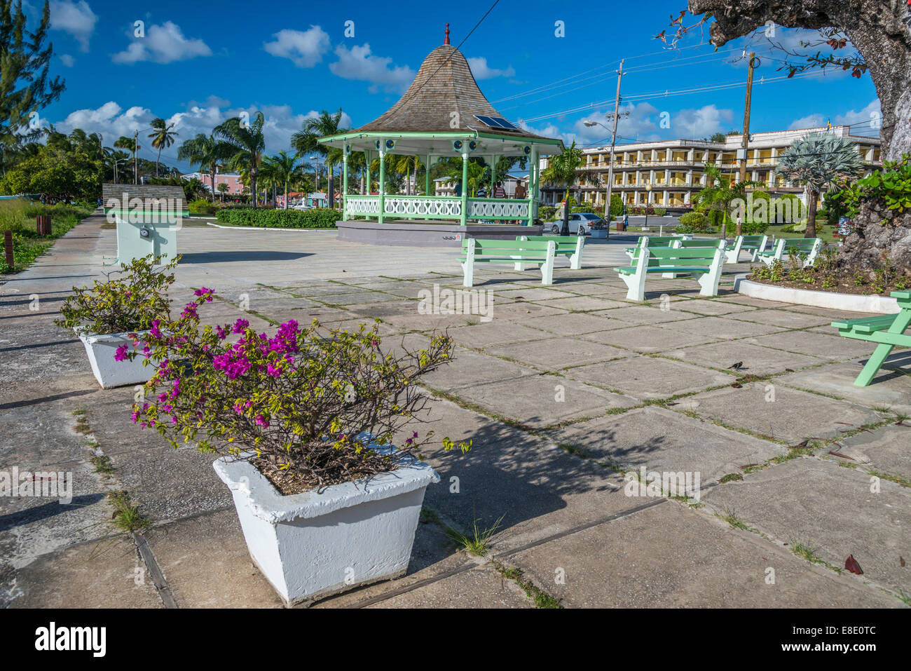 Supporto di banda sulla spianata su Bay Street, Carlisle Bay, Bridgetown, Barbados. Foto Stock