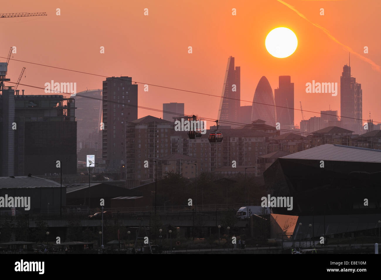 London city skyline al tramonto Foto Stock