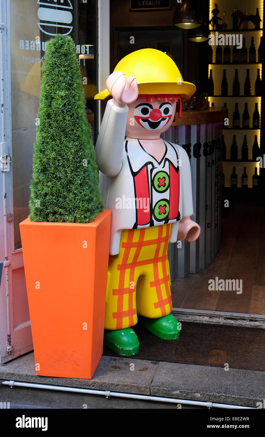 Lego clown carattere stile fuori del ristorante, Nantes, Francia Foto Stock