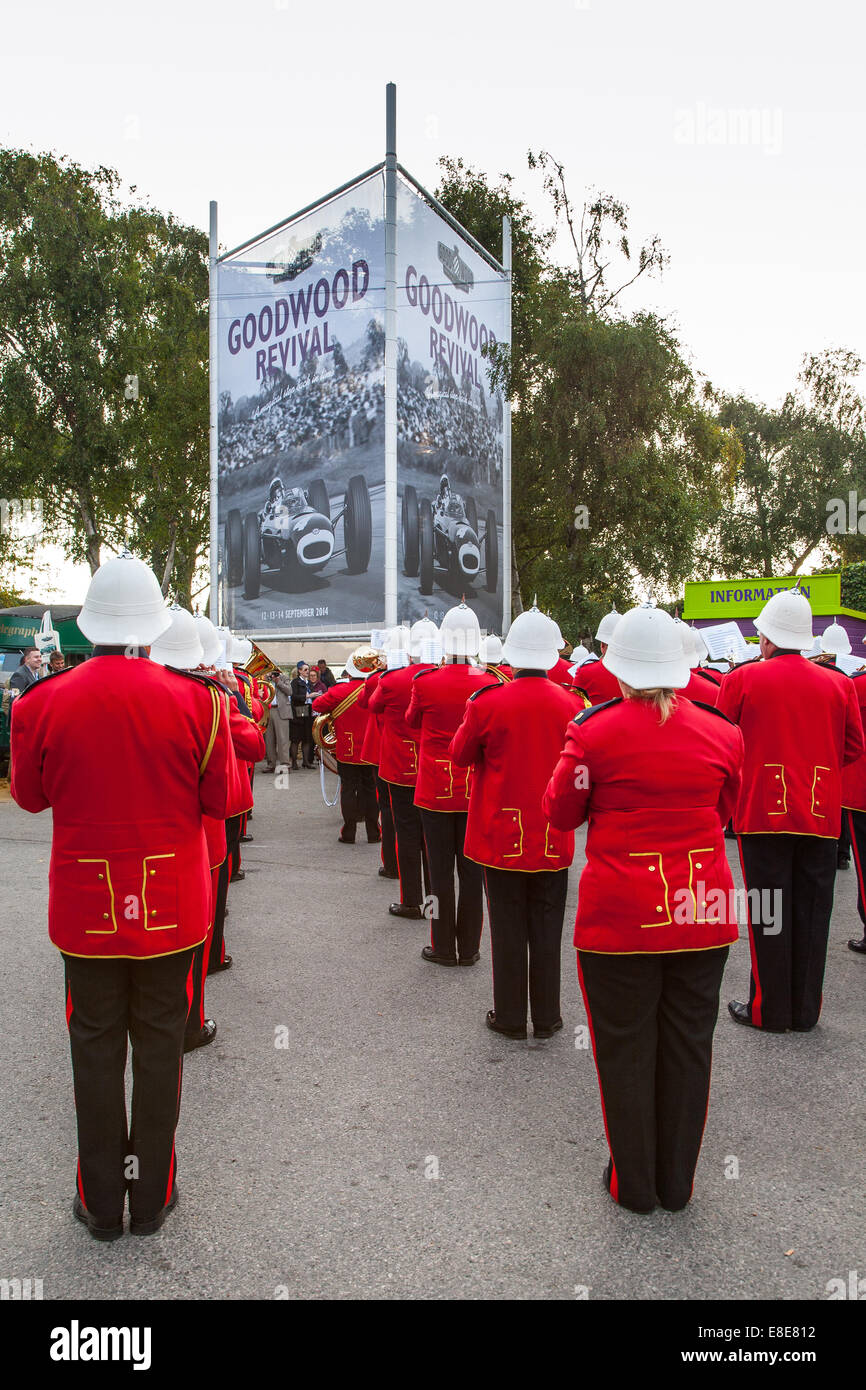 Militari di marching band a Goodwood 2014, West Sussex, Regno Unito Foto Stock