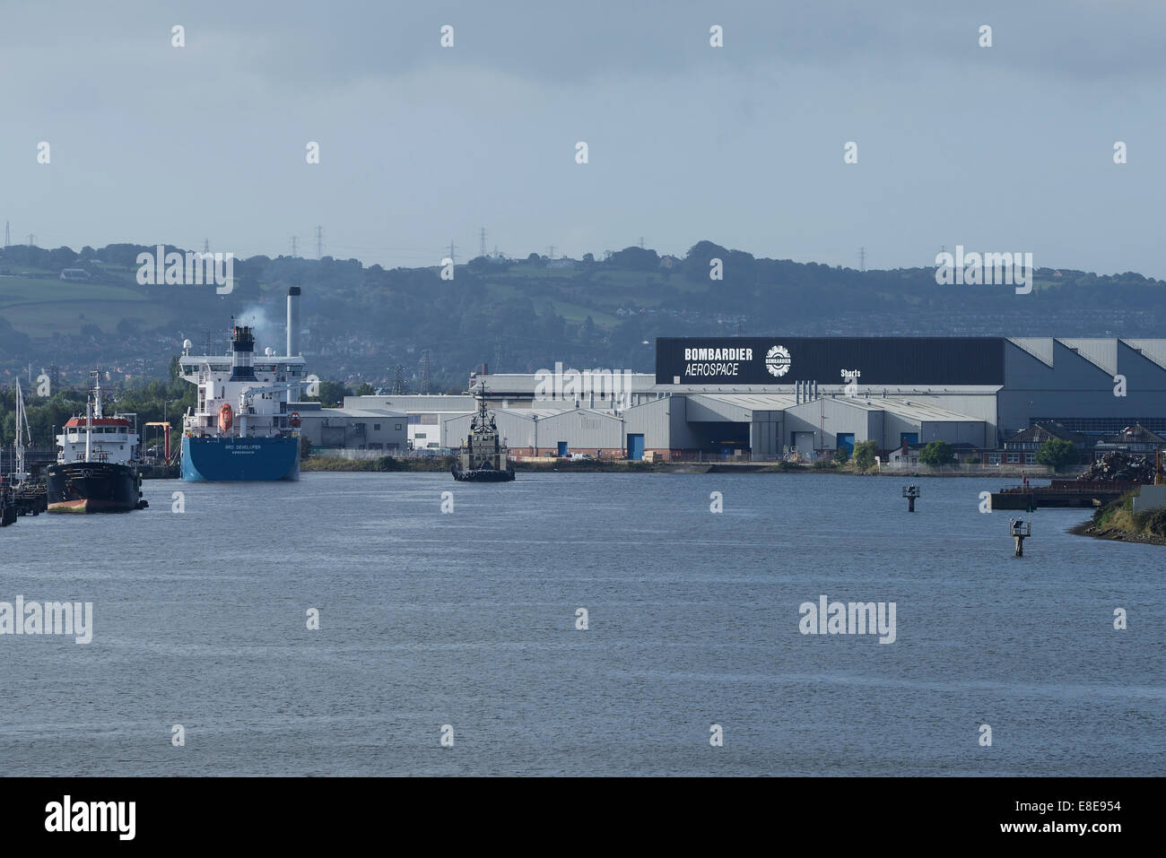 Il Bombardier Aerospace fabbrica presso il porto di Belfast Irlanda del Nord Regno Unito Foto Stock
