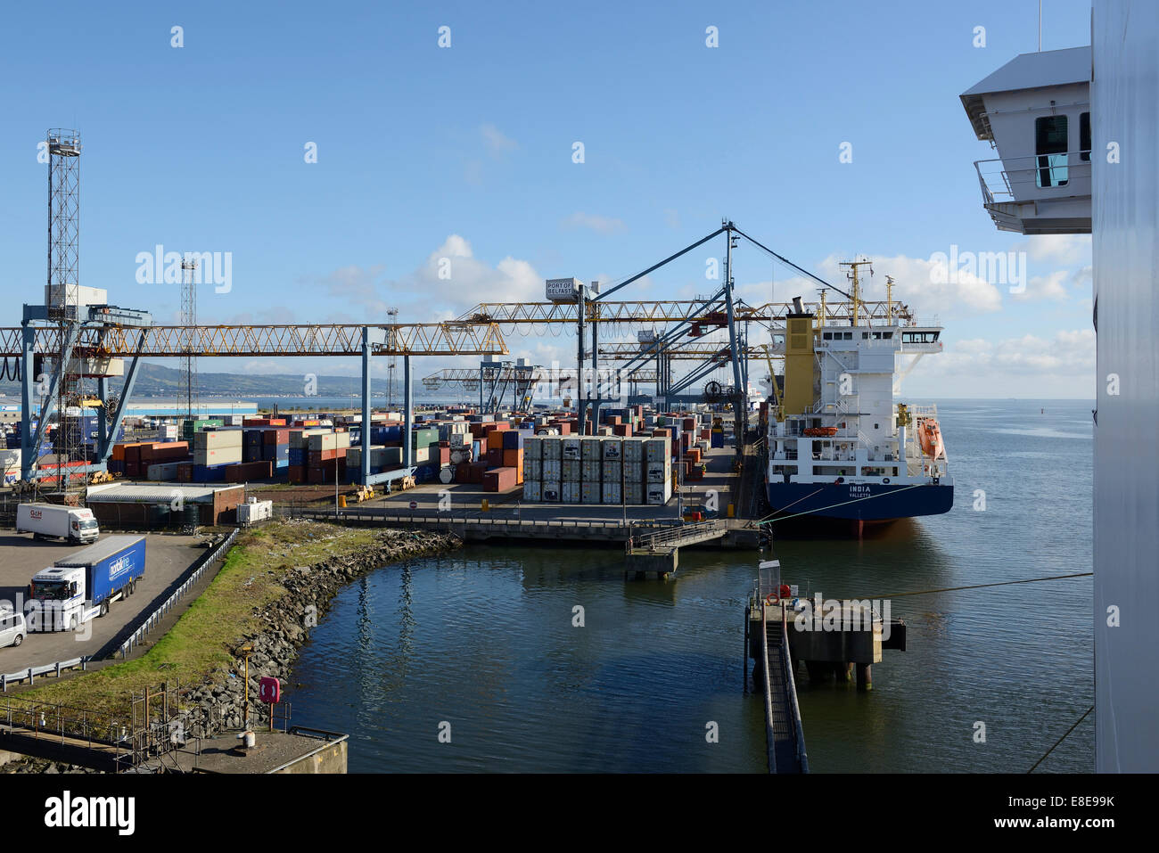 Il contenitore India nave ormeggiata al Porto di Belfast Irlanda del Nord Regno Unito Foto Stock