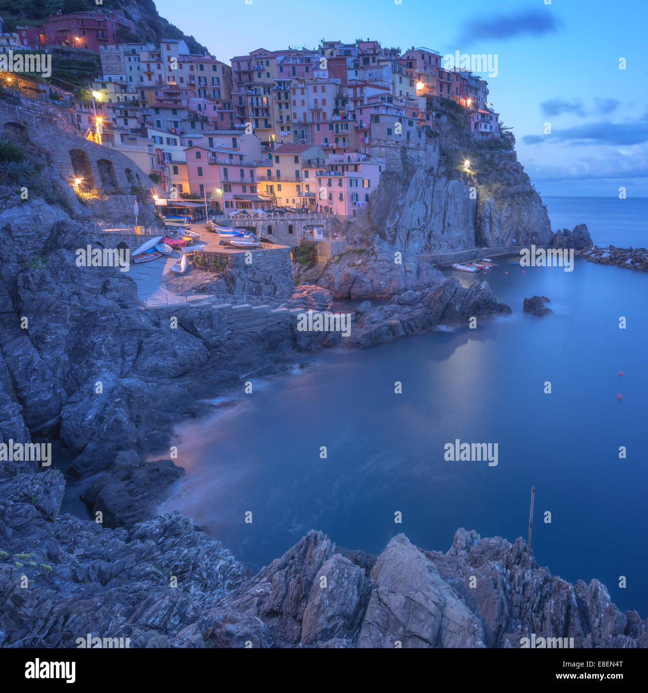 Città manarola nelle cinque terre, Italia Foto Stock