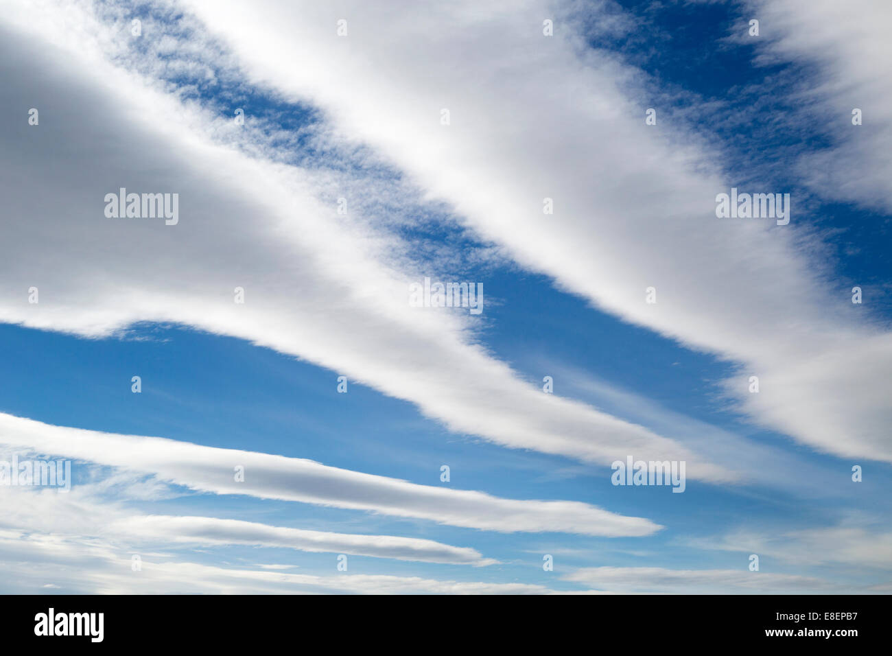 Cielo blu con nuvole Foto Stock