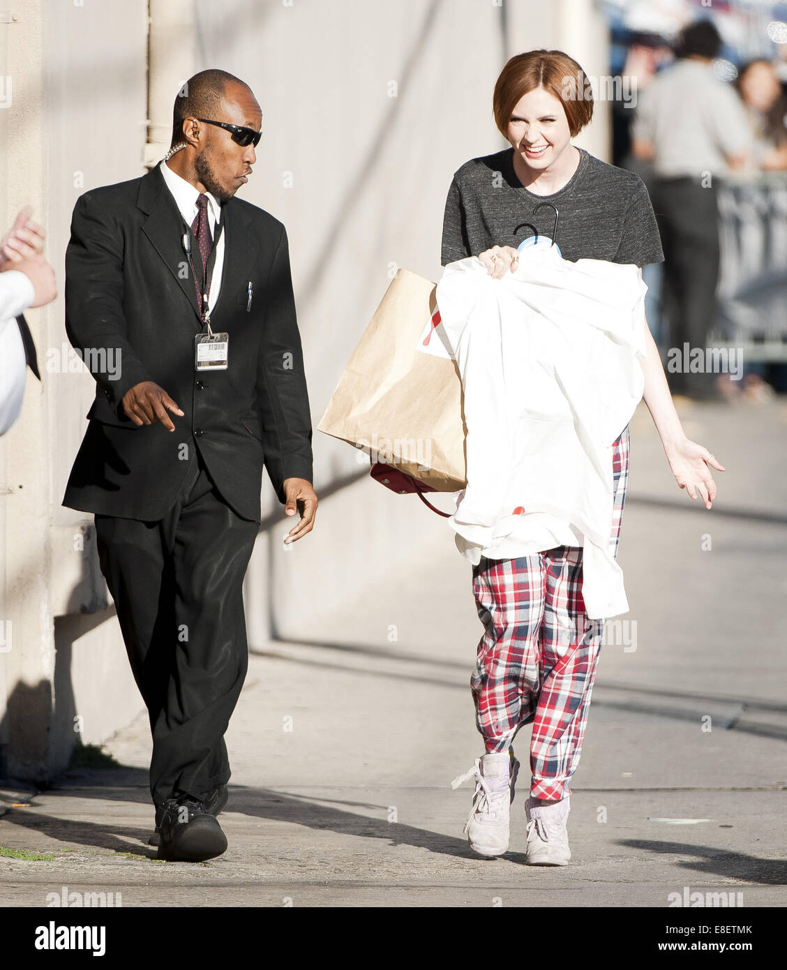 Hollywood, California, USA. 6 Ottobre, 2014. Attrice scozzese Karen Gillan arriva per un aspetto su Jimmy Kimmel Live! In Hollywood al El Capitan theater. Credito: David Bro/ZUMA filo/Alamy Live News Foto Stock