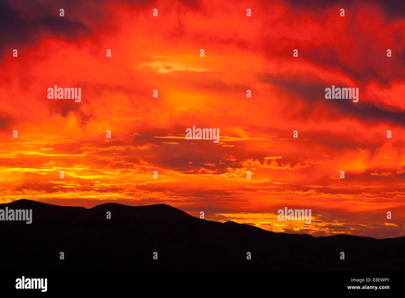 Cielo di sera subito dopo il tramonto del Wadi Rum desert, Giordania Foto Stock