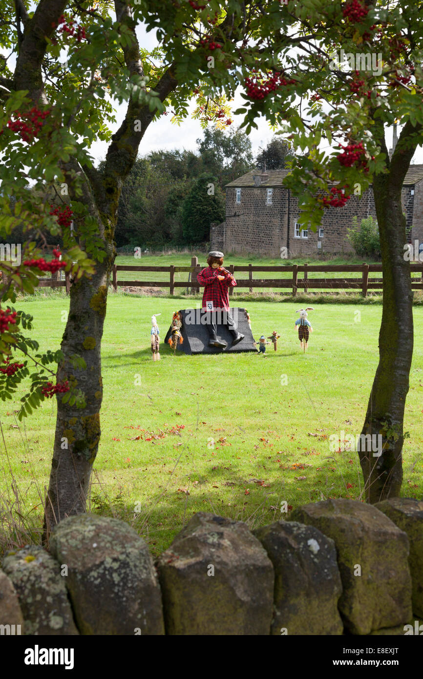 Scarecrows a Norland Spaventapasseri Festival 2014, West Yorkshire Foto Stock