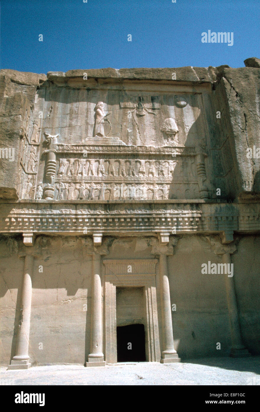 Rilievo, tomba di Artaserse II, Persepolis, Iran Foto Stock