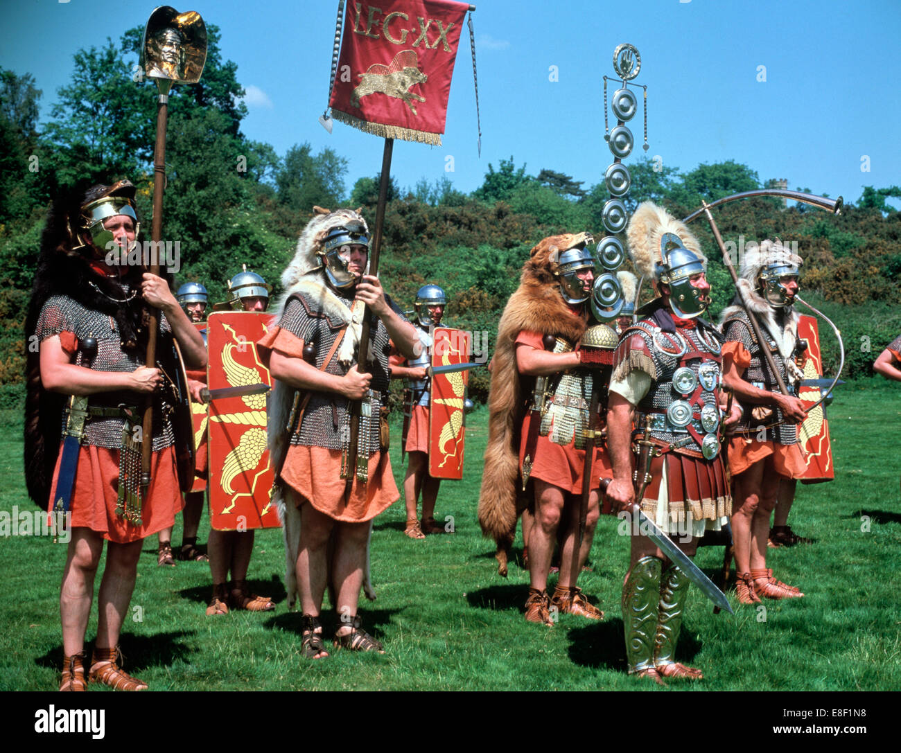 Re-enactors vestiti come soldati romani Foto Stock