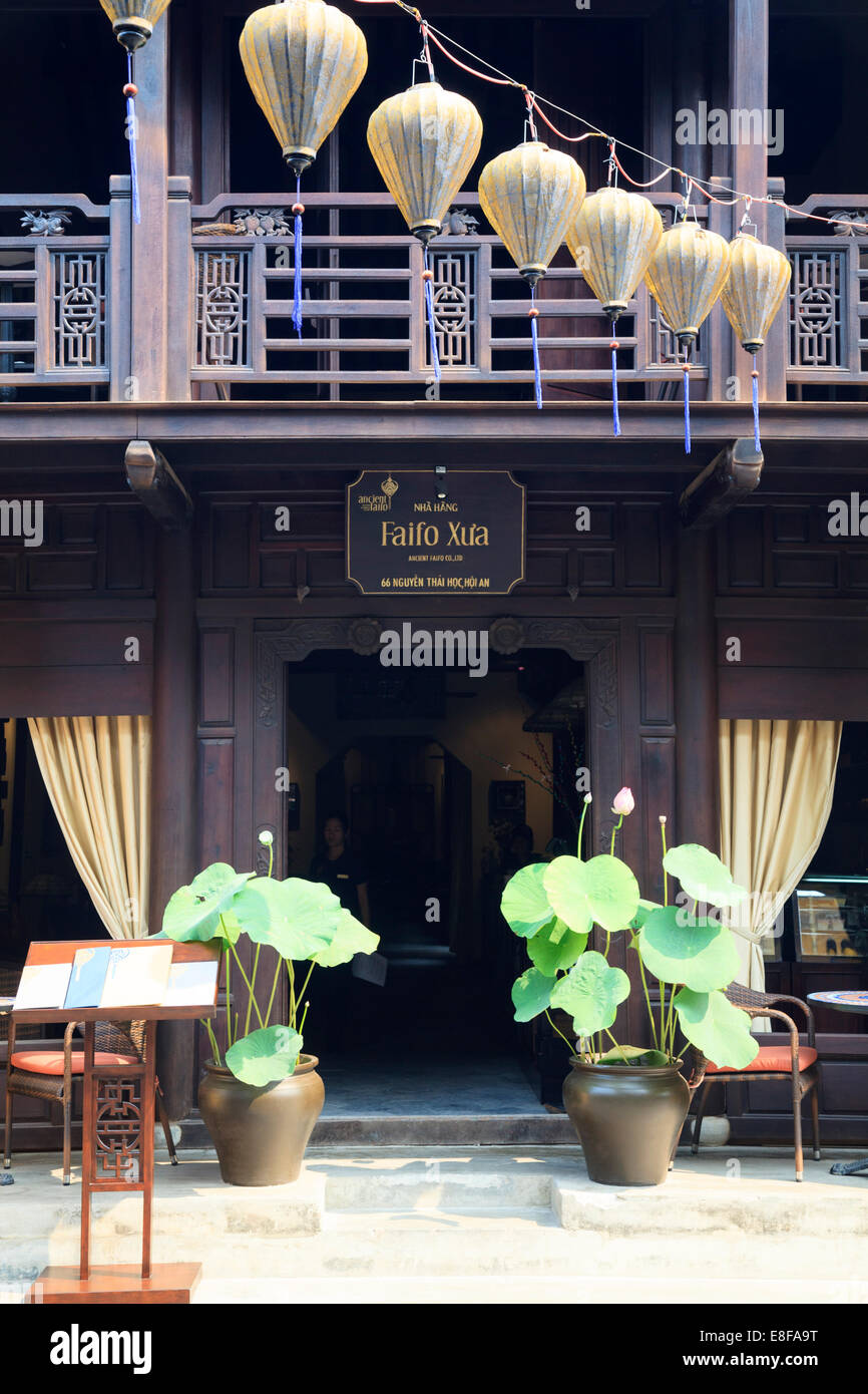 Il Vietnam, Quang Nam Hoi An old town (Sito UNESCO), vecchie case ristrutturate come caffetterie e boutique hotels Foto Stock