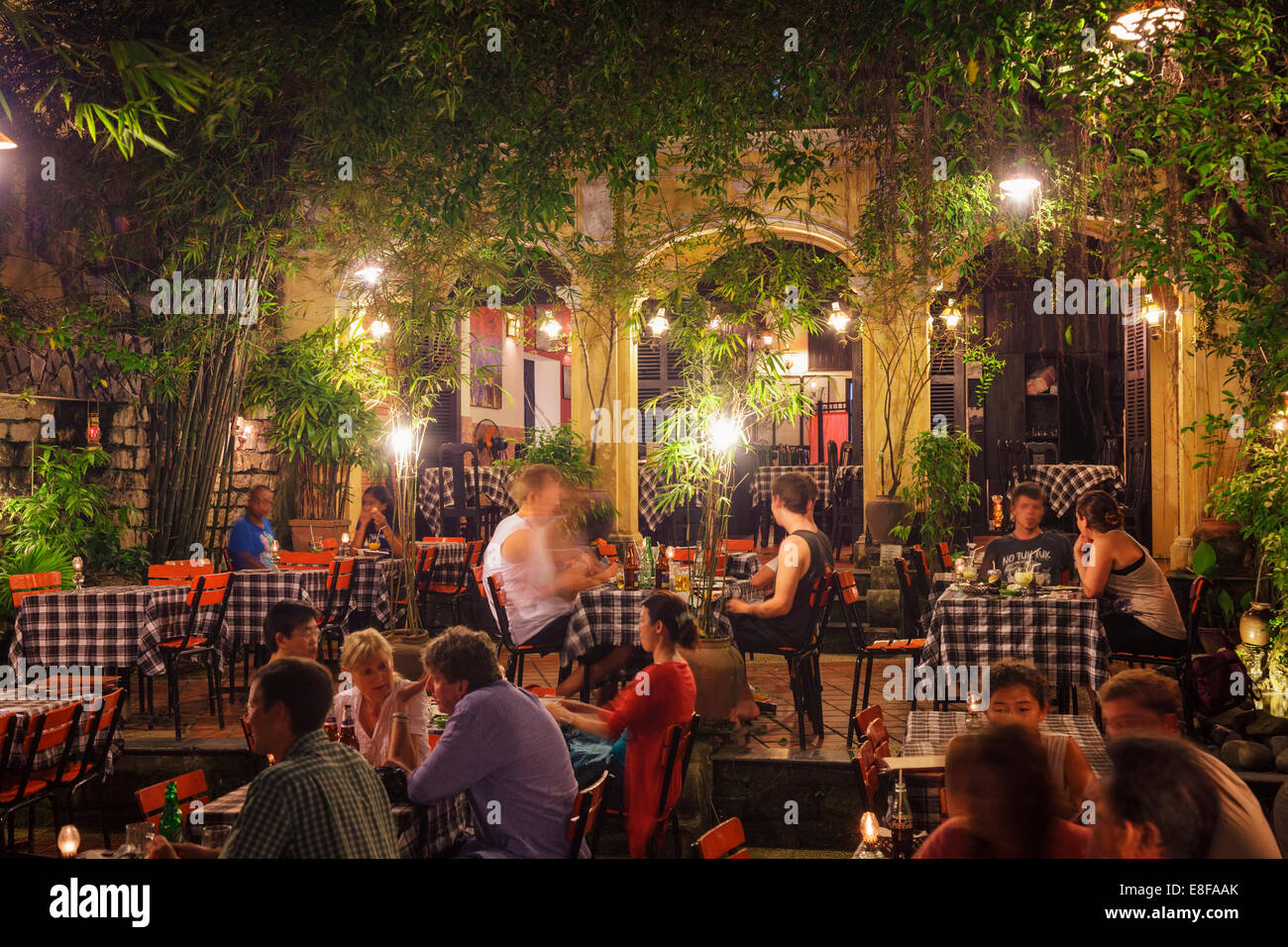 Il Vietnam, Quang Nam Hoi An old town (Sito UNESCO), vecchie case ristrutturate come caffetterie e boutique hotels Foto Stock