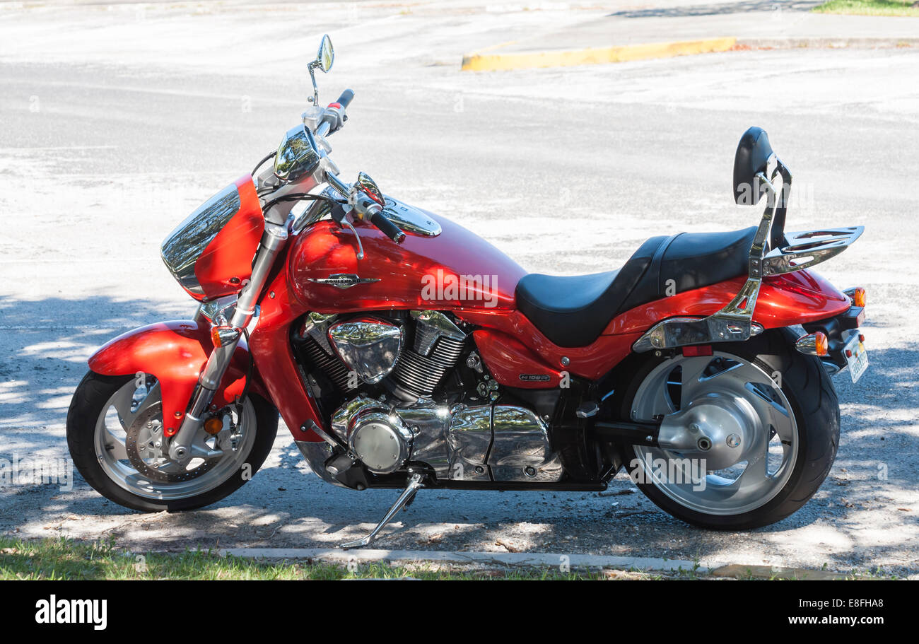 Suzuki Boulevard M109R Motorcylce parcheggiati sul lato strada in Coral Gables, Florida, STATI UNITI D'AMERICA: Foto Stock