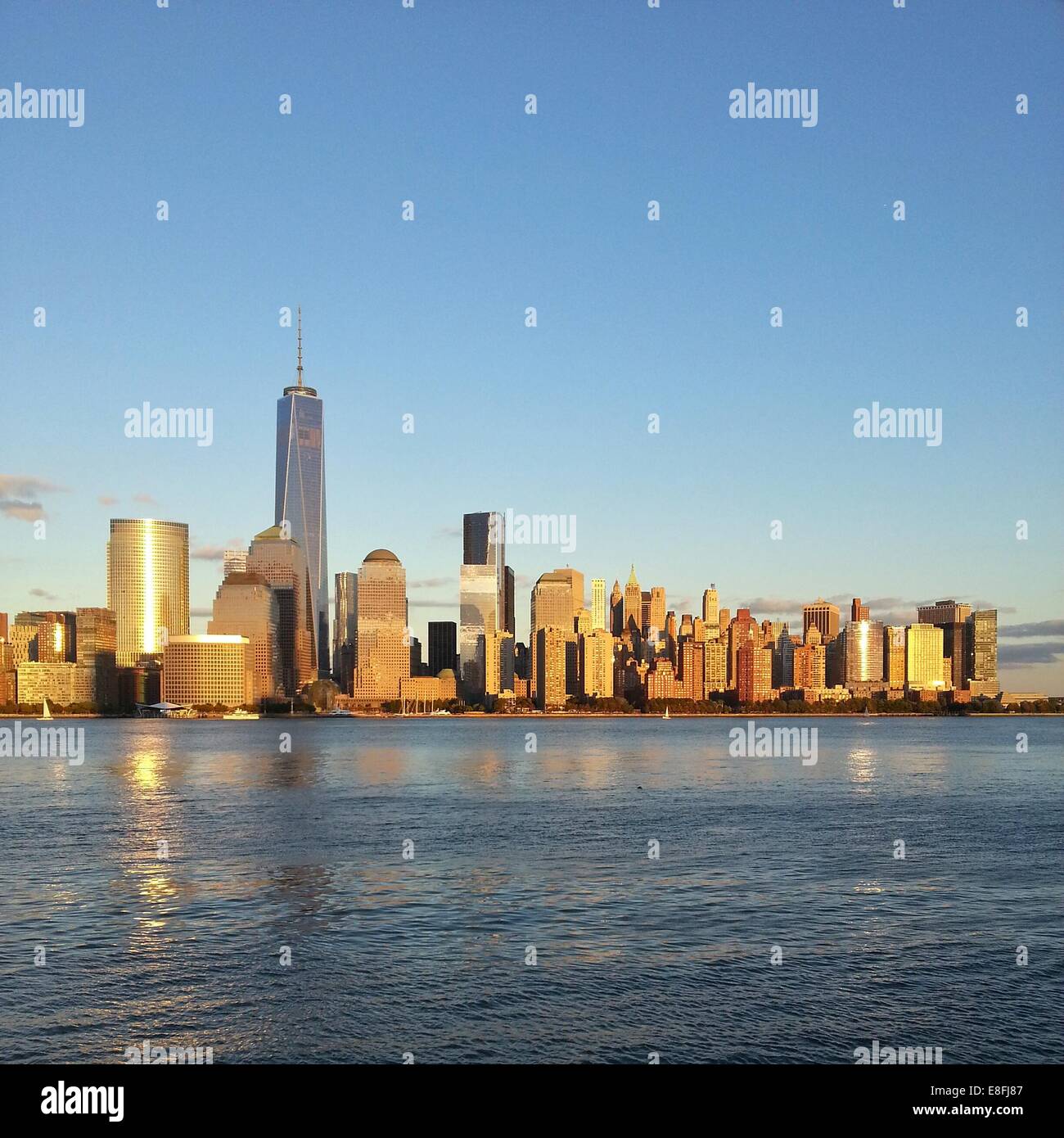 Skyline della città con Freedom Tower, Manhattan, Stati Uniti Foto Stock