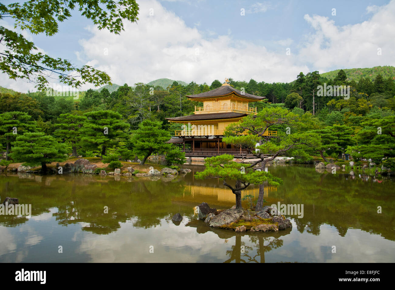 Giappone, Kyoto Kinkaku-ji (Padiglione Dorato) Foto Stock