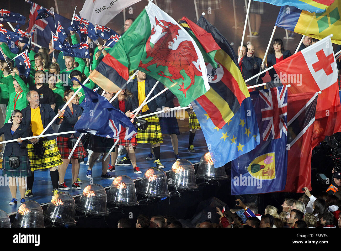 Bandiere delle Nazioni concorrenti sono esibiti nello stadio. Cerimonia di chiusura - Hampden Park - Glasgow - REGNO UNITO - 03/08/2014 - FRU Foto Stock