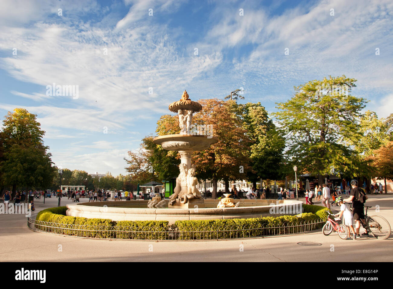 Fuente de la Alcachofa, El Buen Retiro park, Madrid Foto Stock