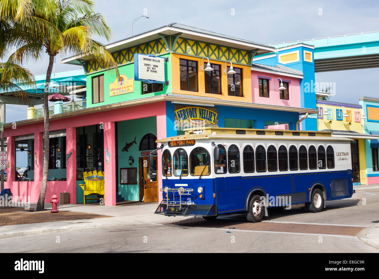 Florida, Fort ft. Myers Beach, LeeTran, Lee Tran, servizio di autobus pubblico, pullman, tram, Nervous Nellie's, ristorante ristoranti, cibo, caffè, all'aperto Foto Stock