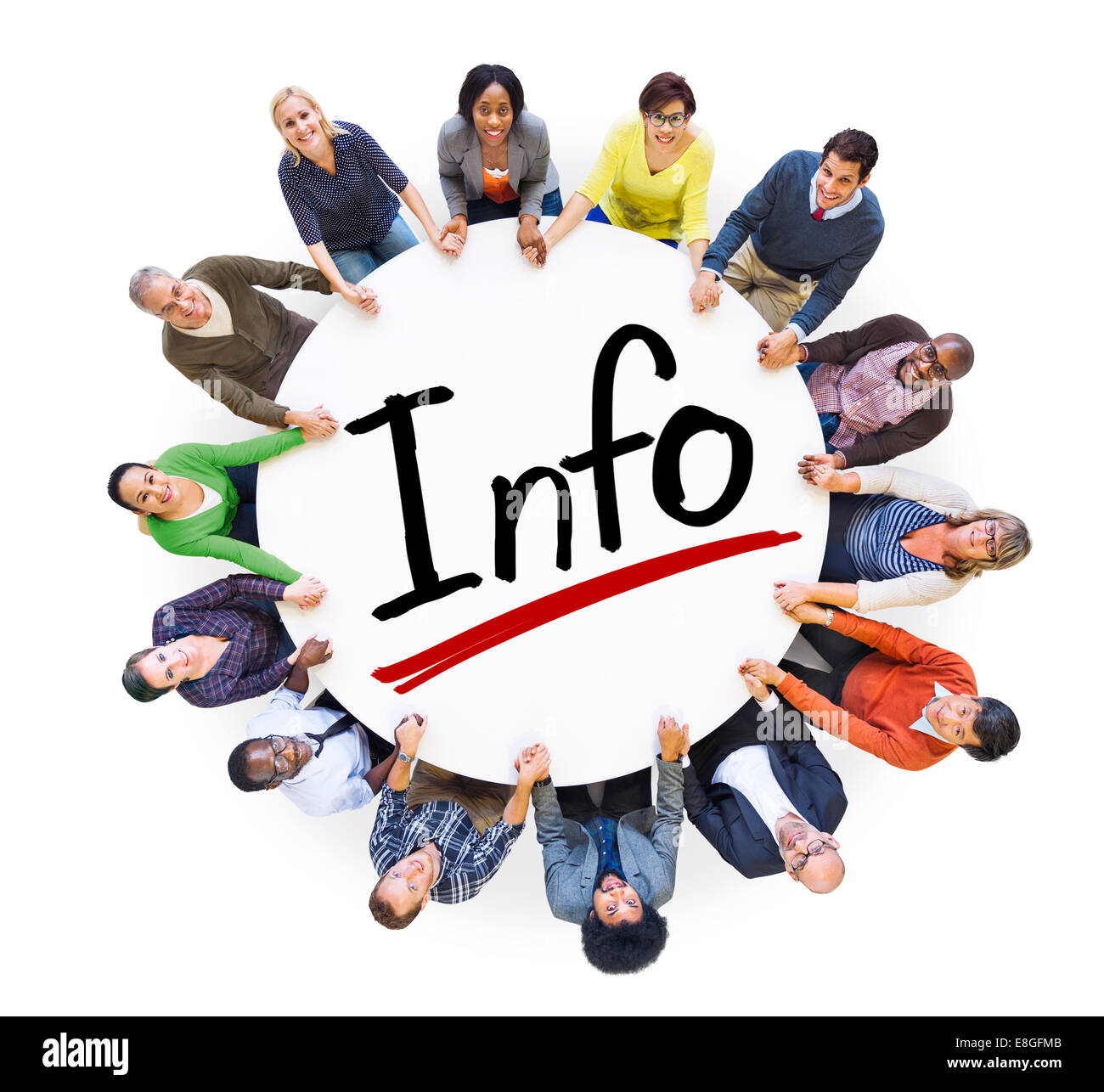 Gruppo di persone che si tengono per mano intorno a lettera Info Foto Stock