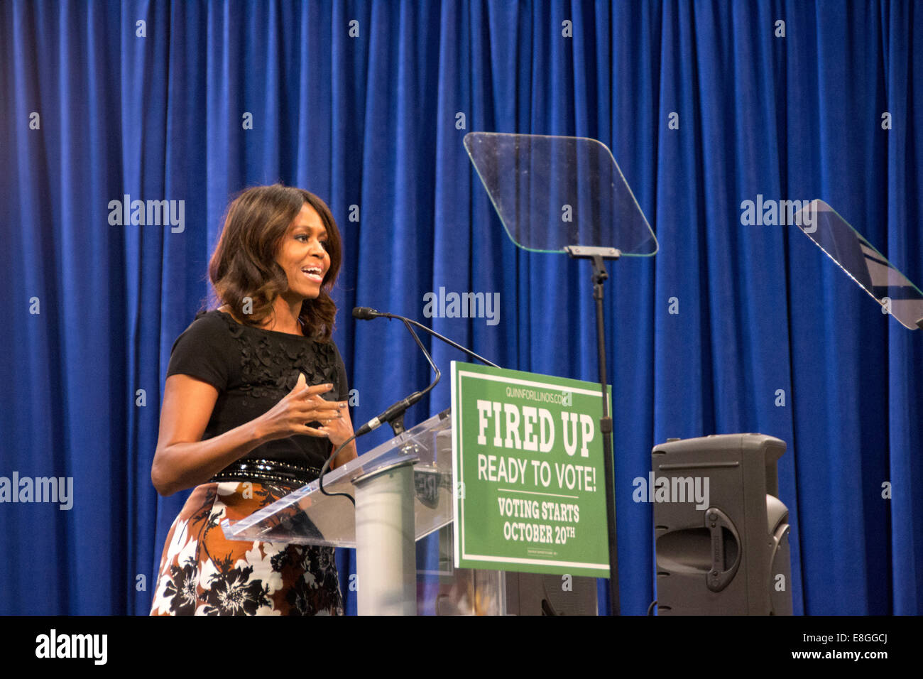 Chicago, Illinois, Stati Uniti d'America. Il 7 ottobre, 2014. La first lady Michelle Obama offre un discorso alla UIC Pavilion chiamando per il supporto degli elettori per Illinois Gov. Pat Quinn nelle prossime elezioni. Credito: Nisarg Lakhmani/Alamy Live News Foto Stock