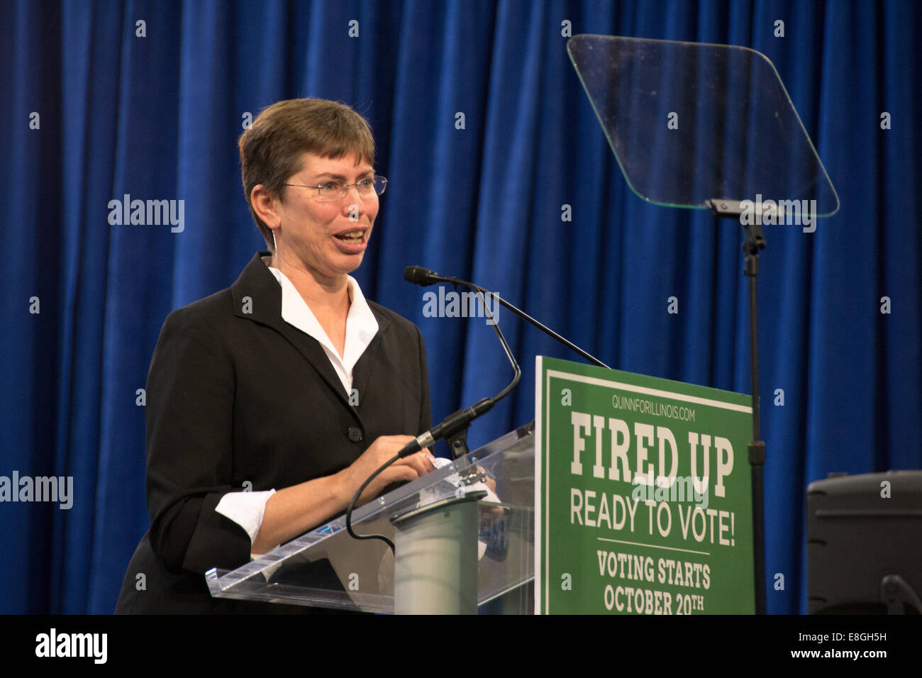 Chicago, Illinois, Stati Uniti d'America. Il 7 ottobre, 2014. Sheila Simon, Lt. Governatore dell'Illinois e la figlia del compianto Congressman Paul Simon parla prima al rally politici per il Governatore Pat Quinn a Chicago. Credito: Nisarg Lakhmani/Alamy Live News Foto Stock