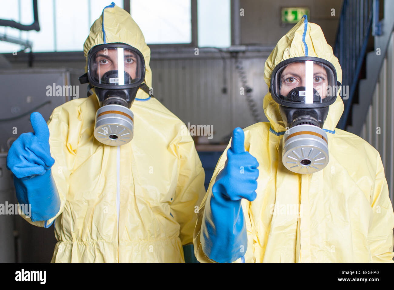 I lavoratori della sanità dare un tutto chiaro dopo allarme ebola Foto Stock