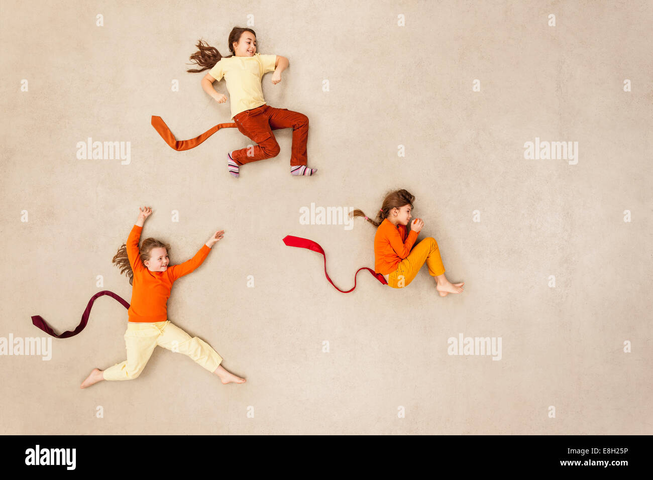 Bambini che giocano le scimmie Foto Stock