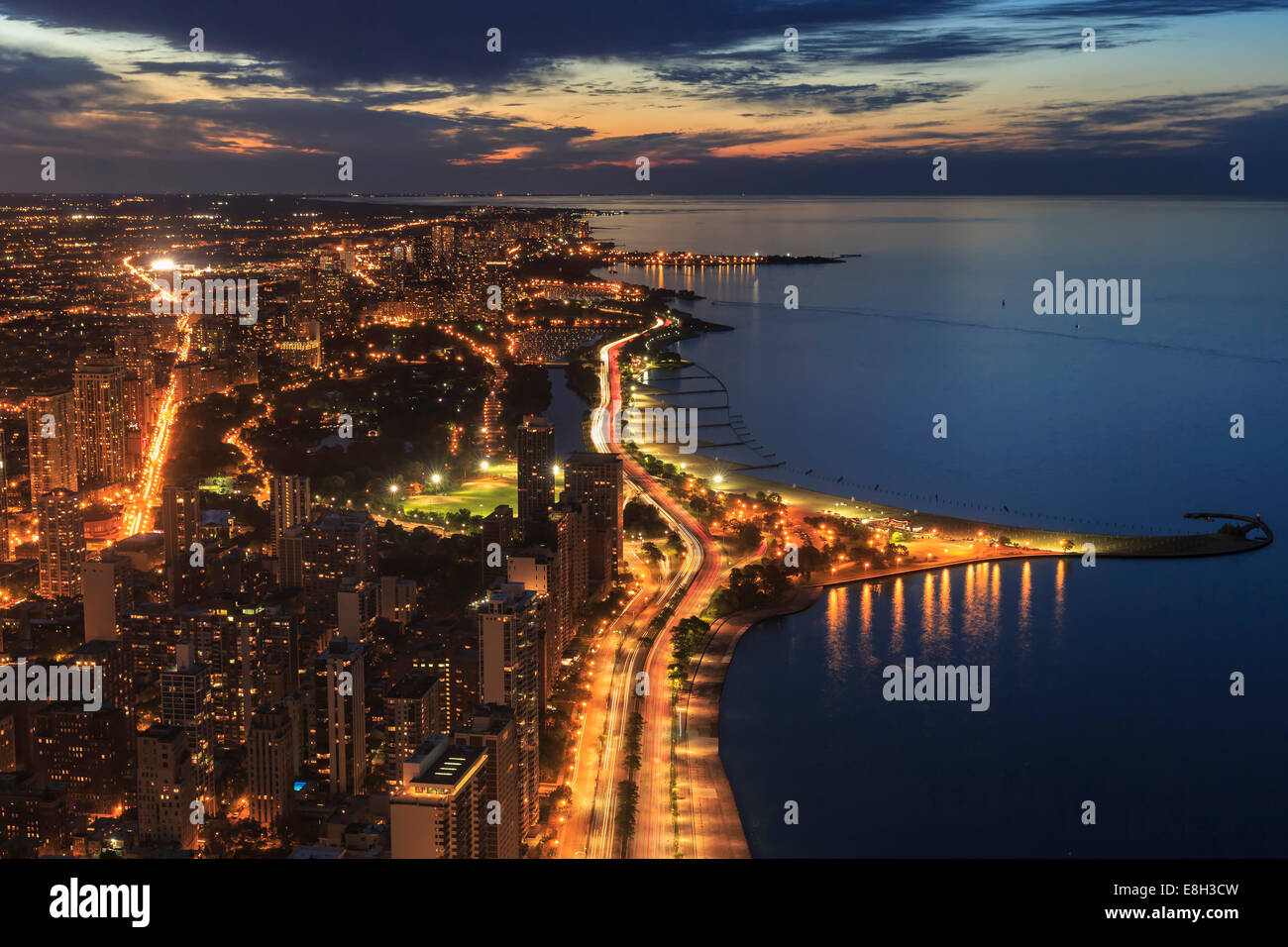 Stati Uniti d'America, Illinois, Chicago, vista sulla città e sul lago Michigan da John Hancock Tower Foto Stock