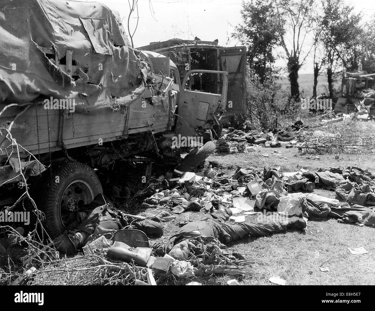 FALIASE spazio rimane del convoglio tedesco ha attaccato nella Falaise Gap in agosto 1944 Foto Stock