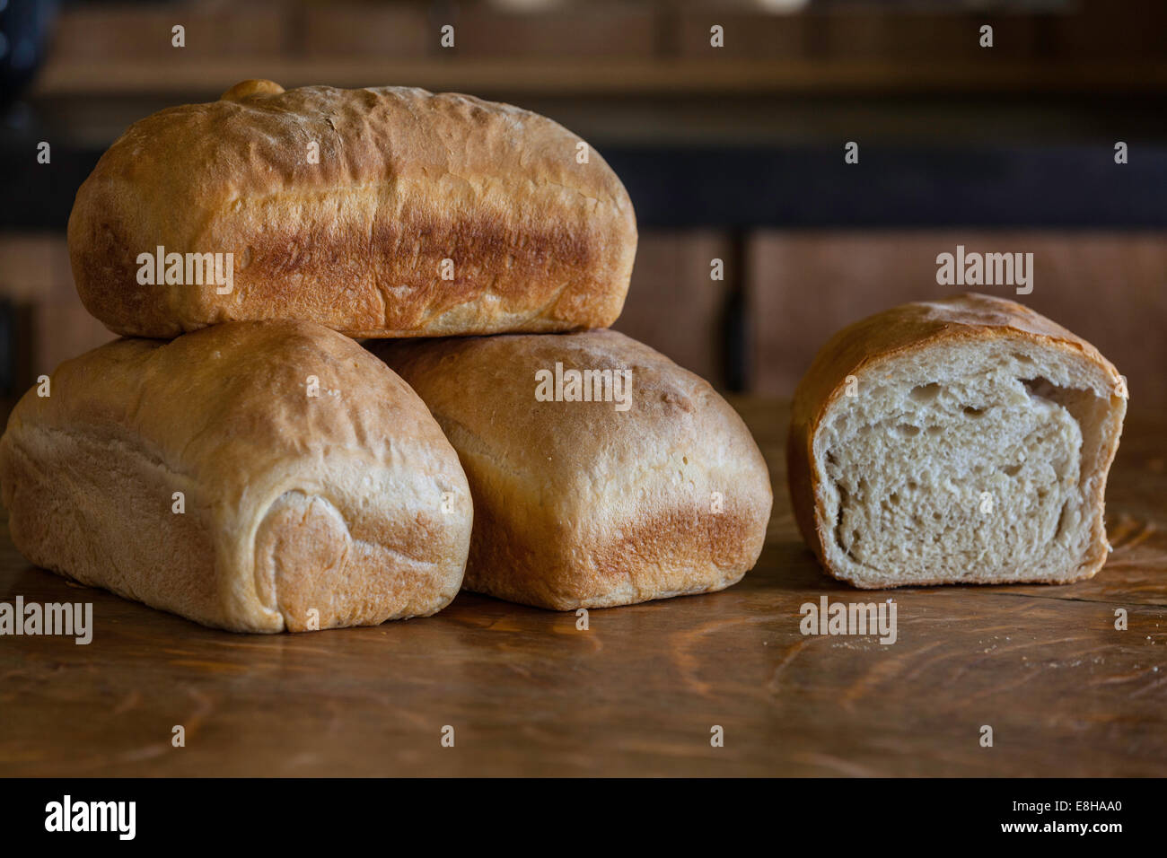 Le pagnotte di pane appena sfornato pane fatto in casa Foto Stock