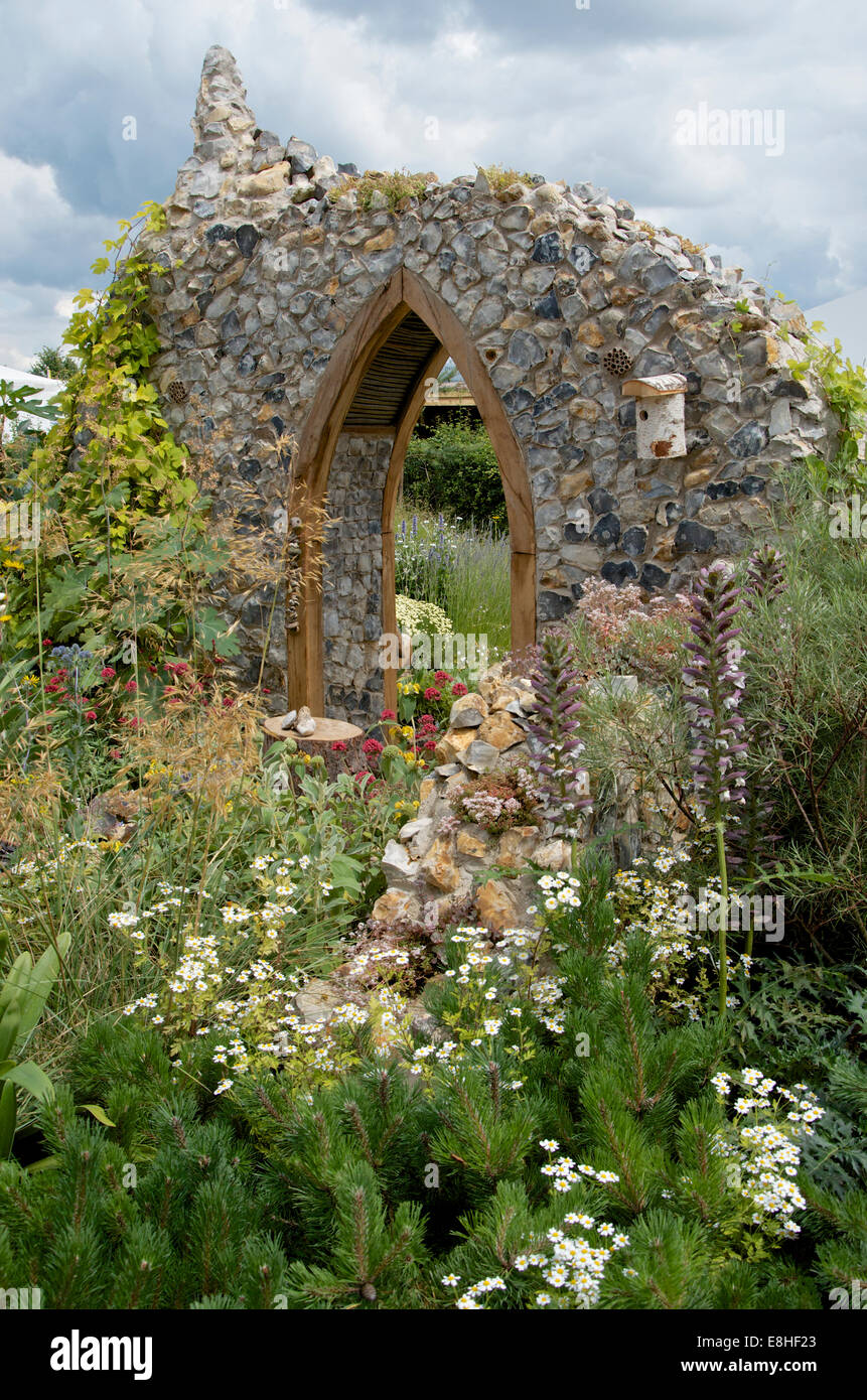 Il Flintknapper's Garden - una storia di Thetford ad RHS Hampton Court Palace Flower Show 2014 Foto Stock