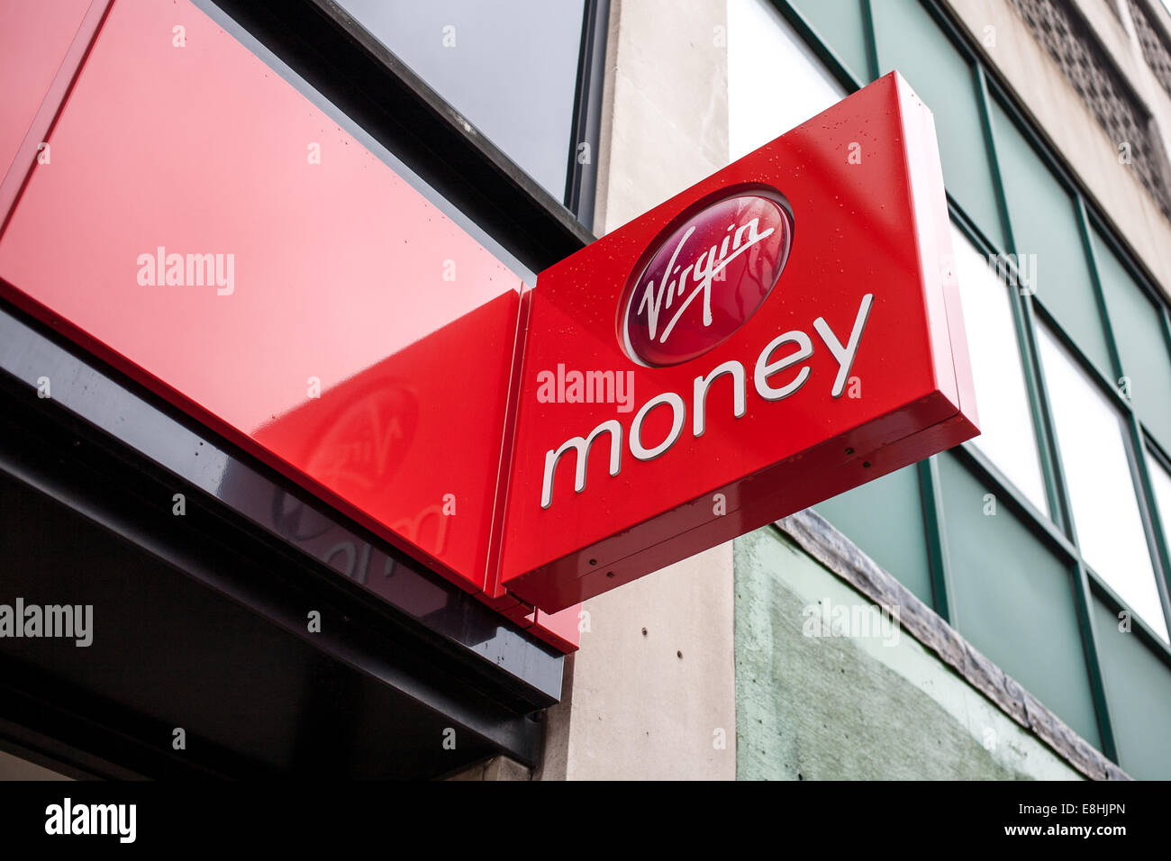 Vergine soldi su Pinstone Street Sheffield South Yorkshire Regno Unito Foto Stock