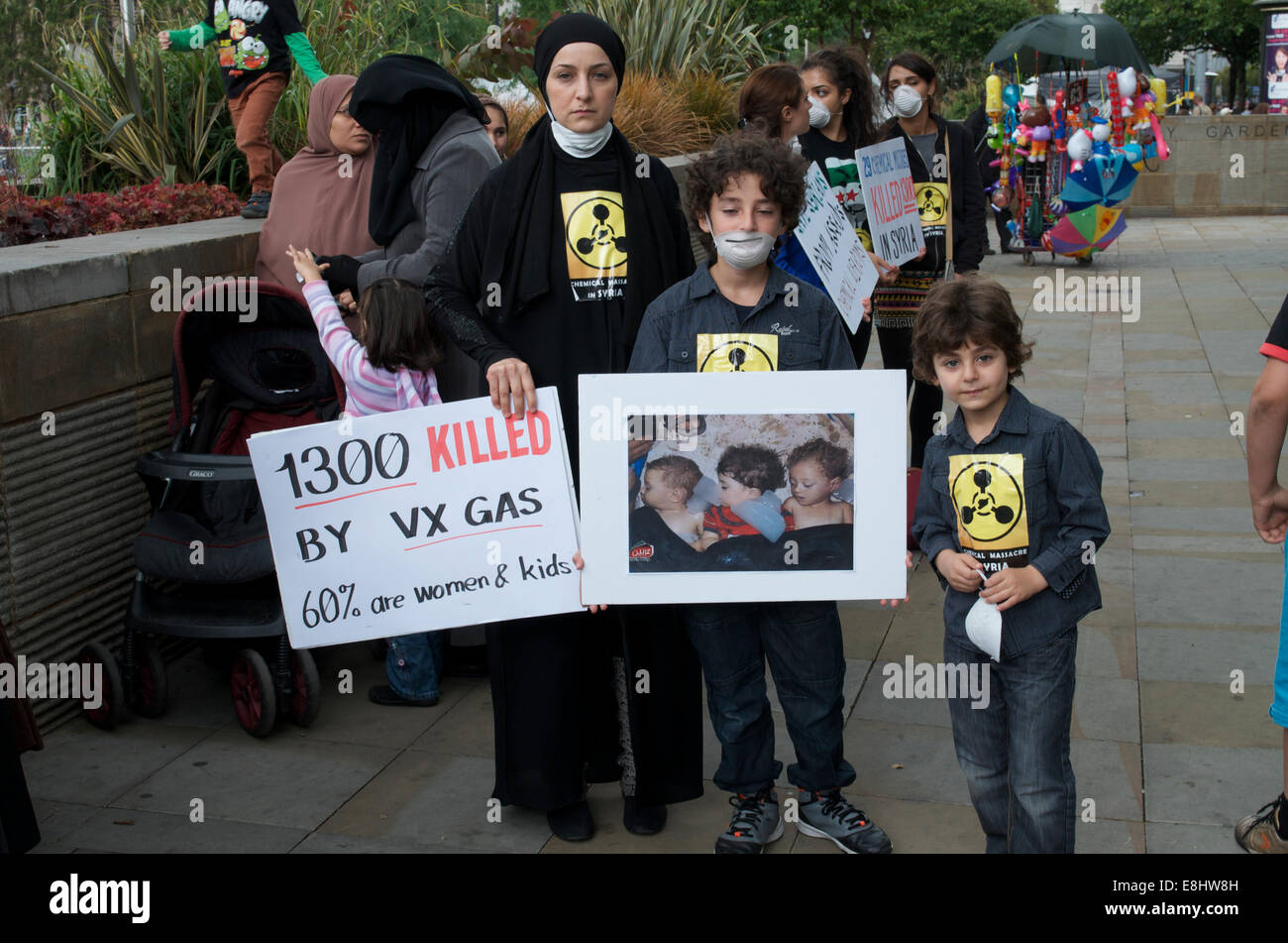 Protesta a Manchester contro la guerra chimica in Siria. Foto Stock